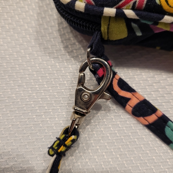 Vera Bradley 2012 "Ribbons" pattern wristlet - Picture 4 of 5